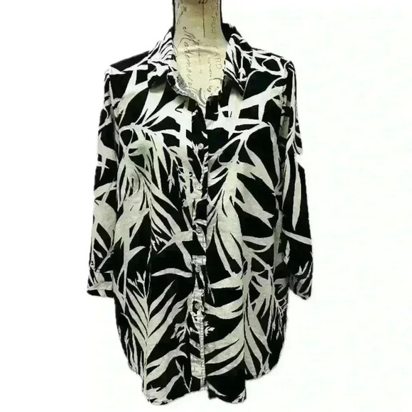 Rachel Zoe Tops - Rachel Zoe Long Sleeve Relaxed Fit Button Down Collar Shirt Black and White